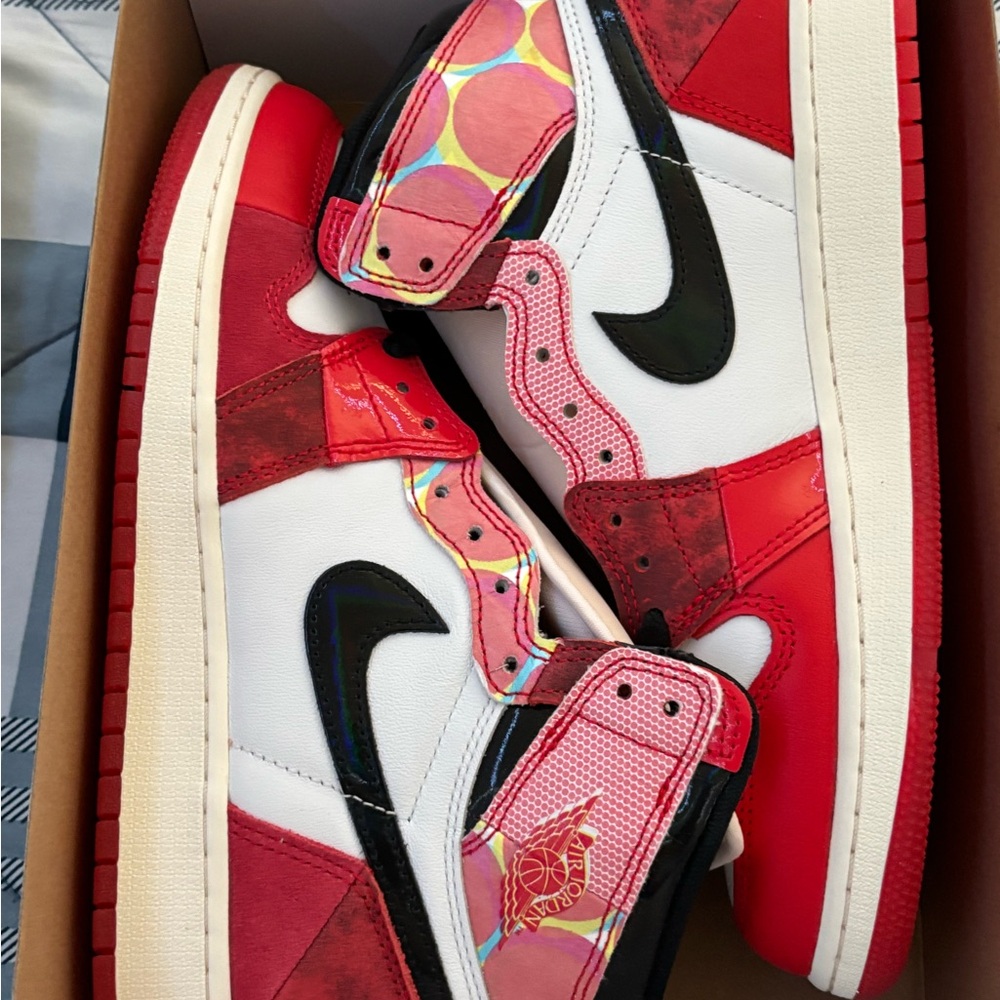 DS Spiderman Jordan Retro 1 (Size 6.5Y)